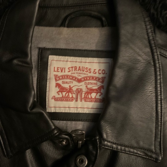 Levi’s faux leather trucker style jean jacket size small - Picture 2 of 2